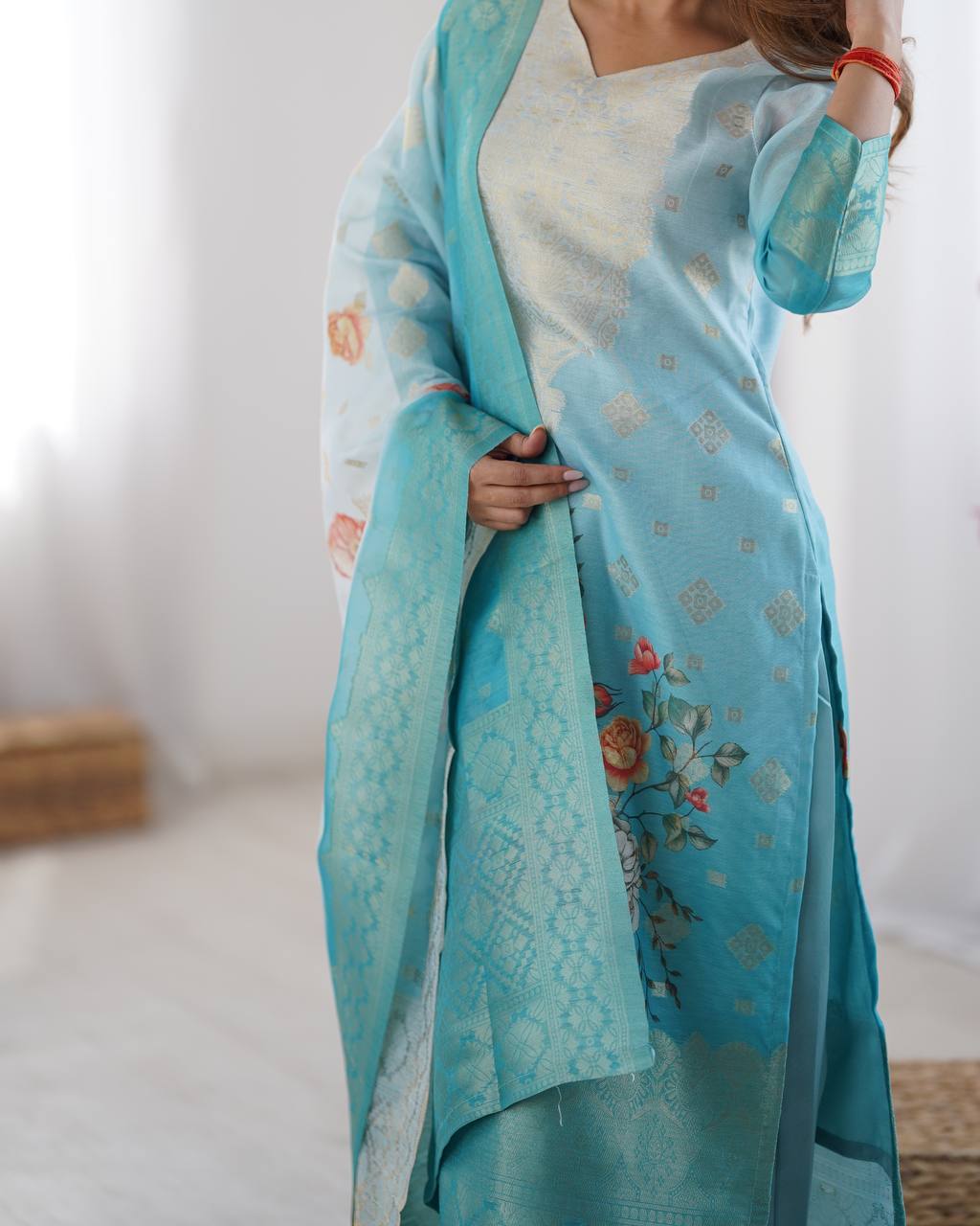 Graceful Jacquard Work Co-ord Set with Matching Dupatta